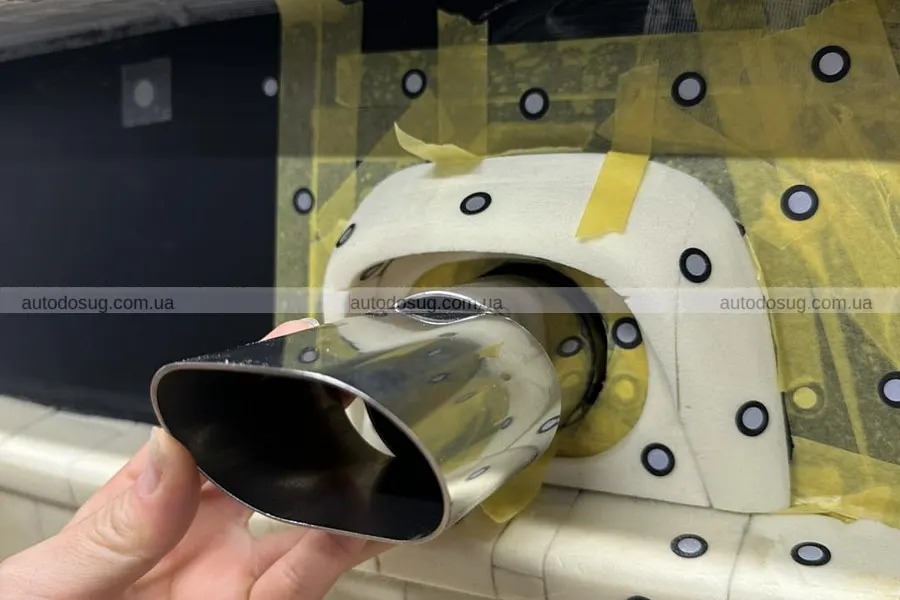 Старий Twingo отримав два дивакуваті образи