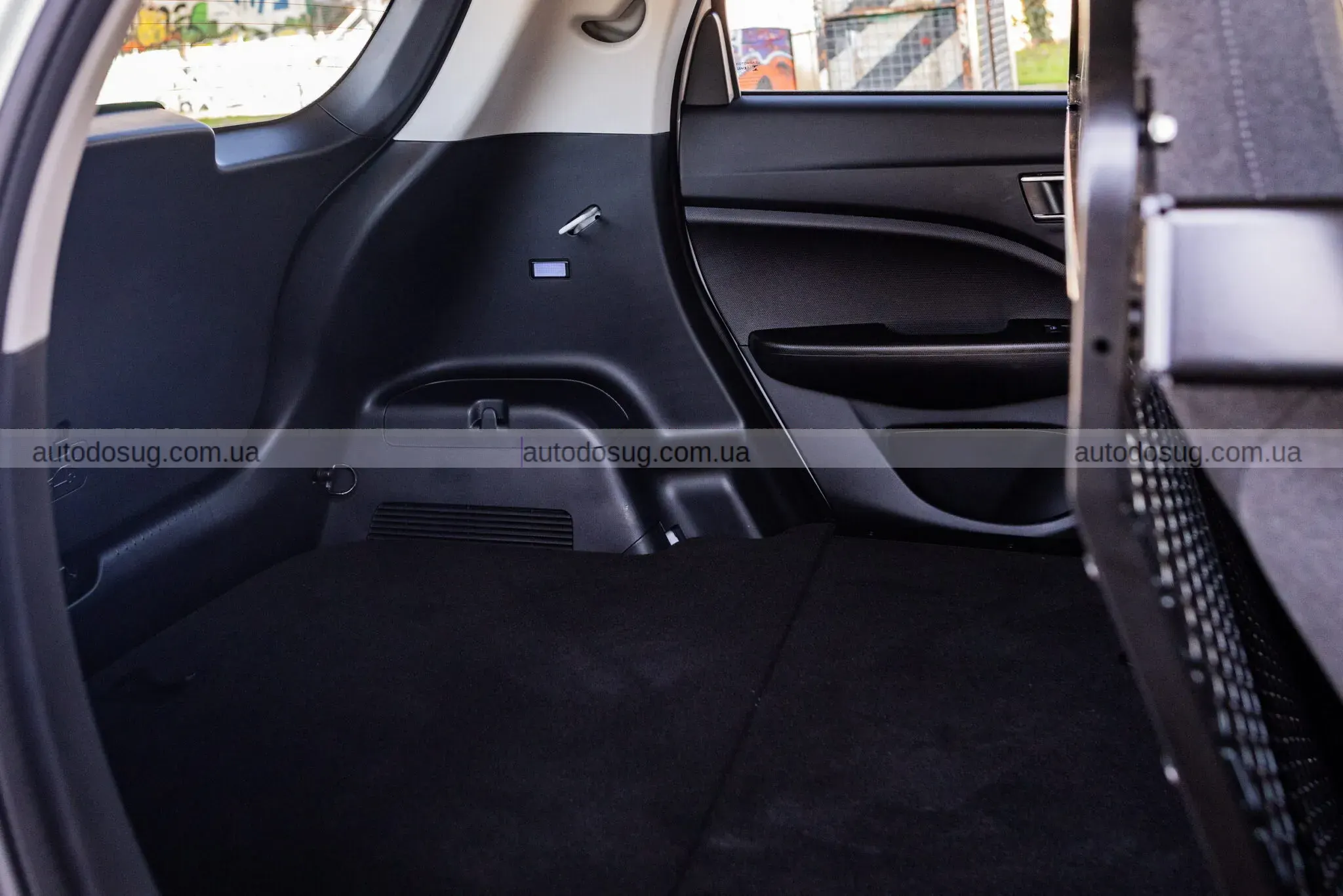 Stellantis перетворює Leapmotor T03 на міський фургон