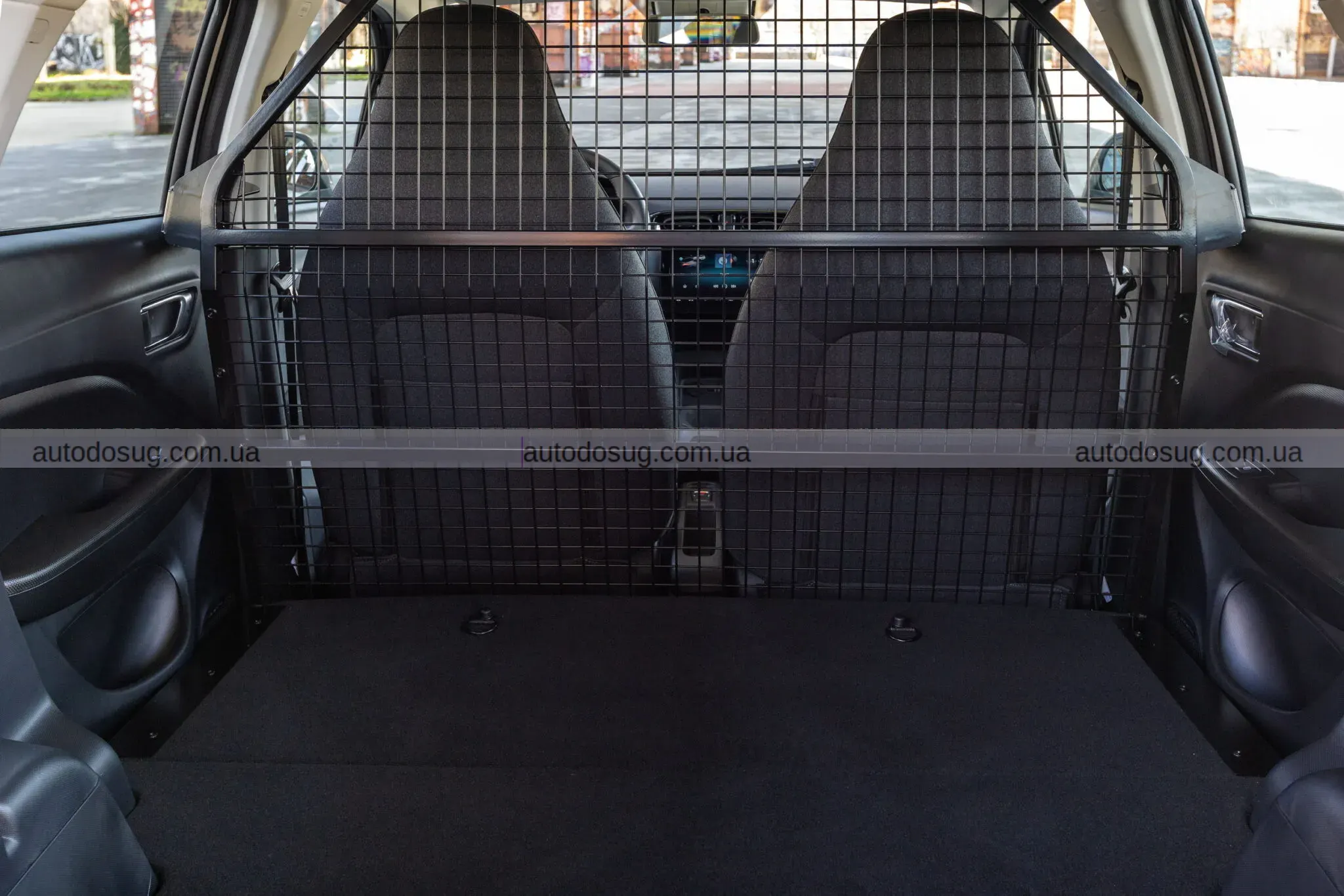 Stellantis перетворює Leapmotor T03 на міський фургон