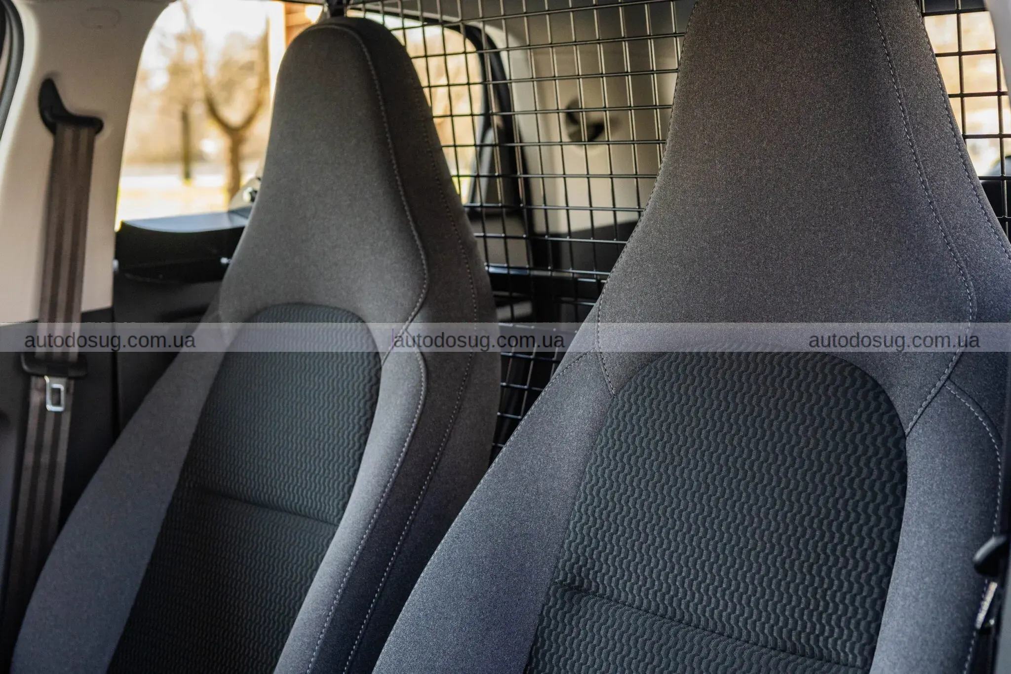 Stellantis перетворює Leapmotor T03 на міський фургон