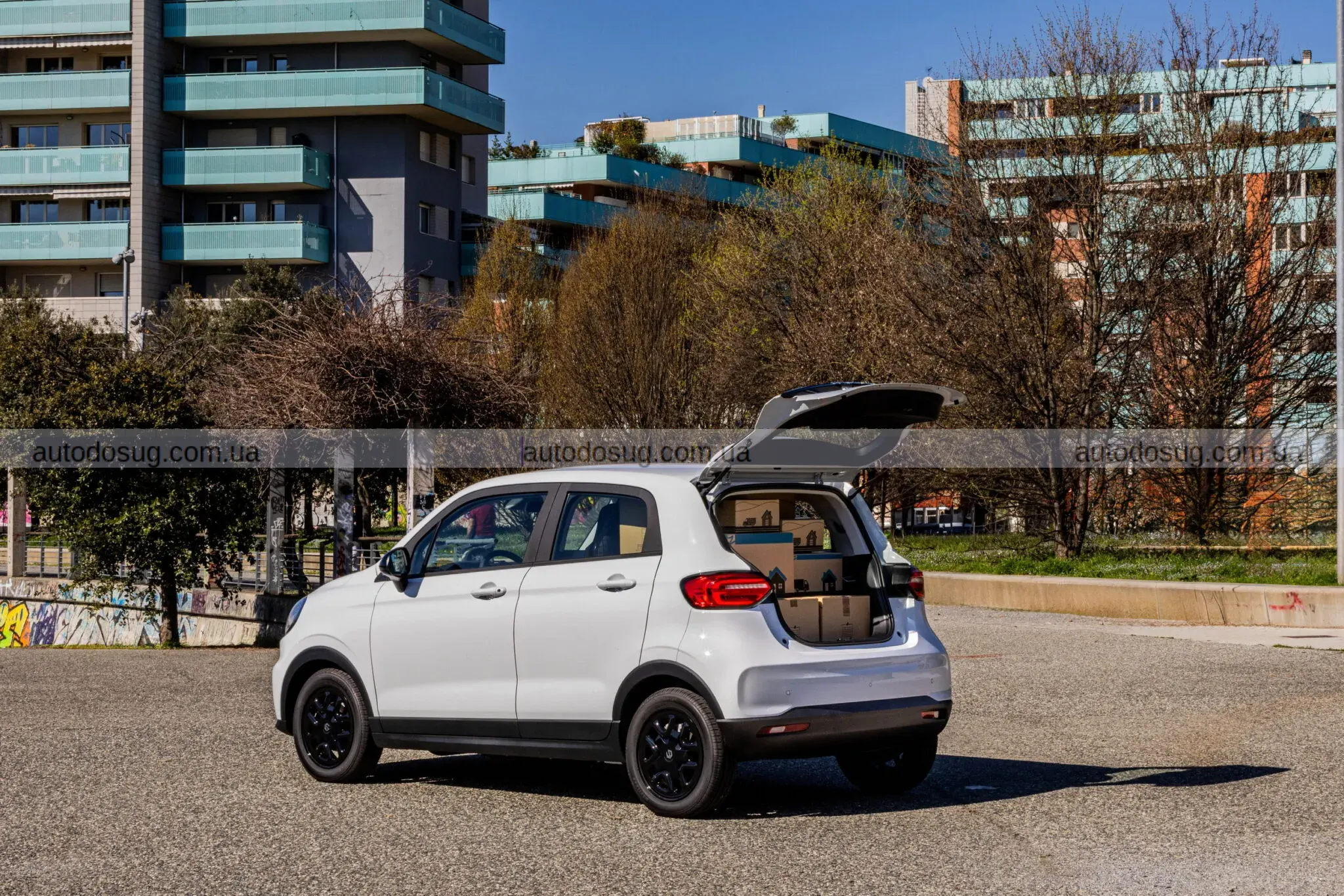 Stellantis перетворює Leapmotor T03 на міський фургон