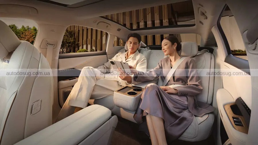 Toyota bZ7 вразила ціною і зібрала 3100 заявок