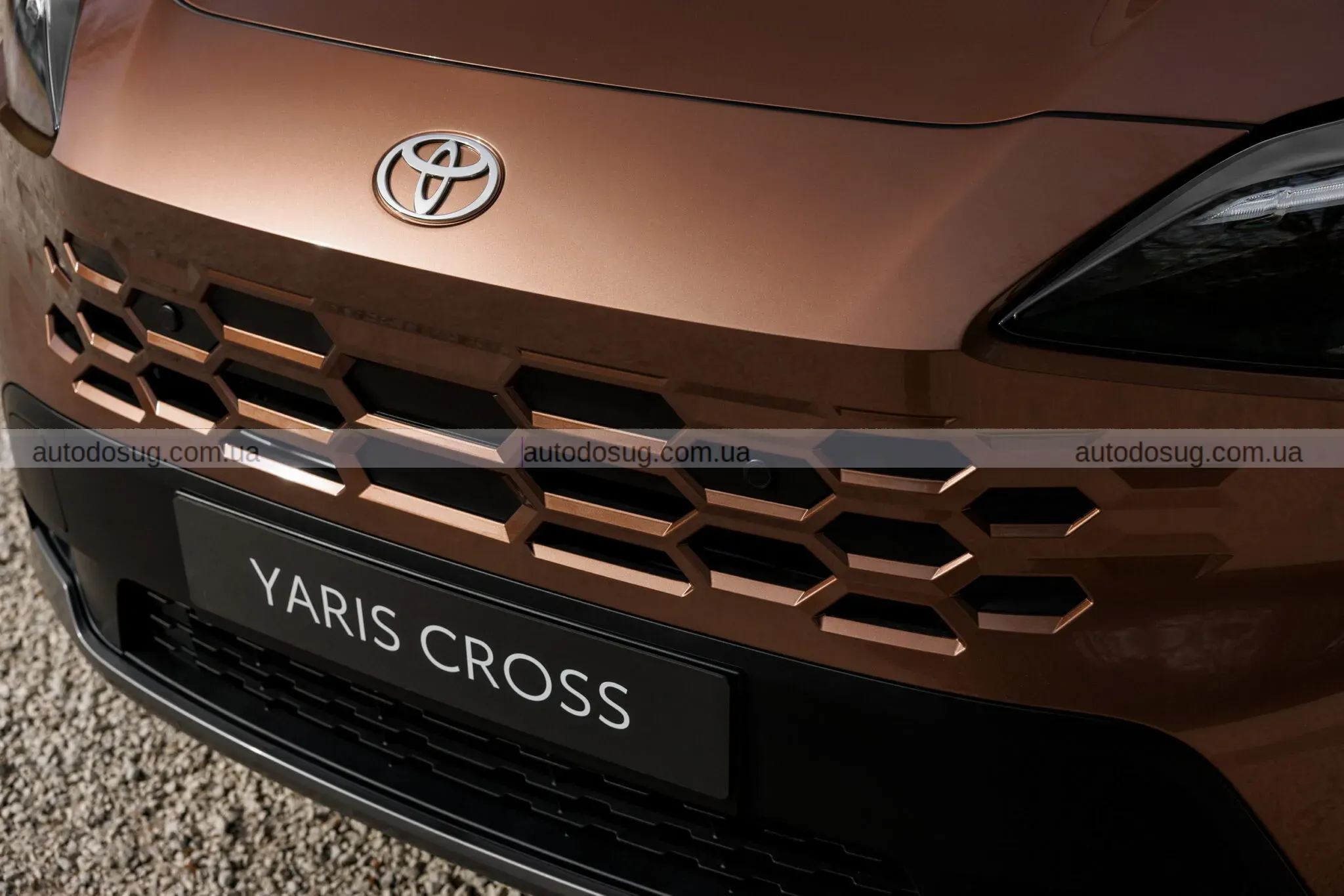 Toyota оновлює Yaris Cross і робить його ще ближчим до старших моделей