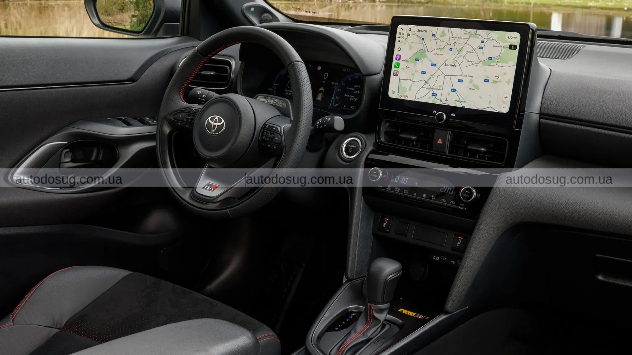 Toyota оновлює Yaris Cross і робить його ще ближчим до старших моделей