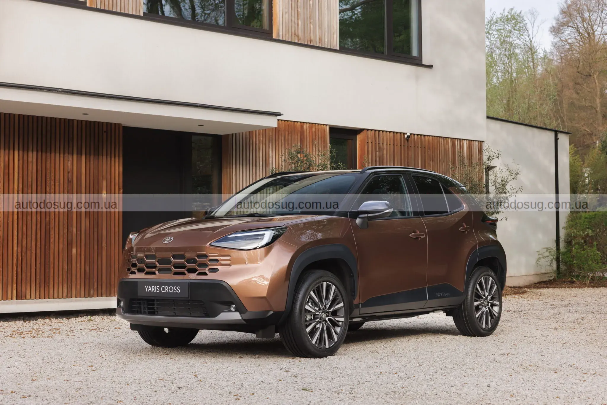 Toyota оновлює Yaris Cross і робить його ще ближчим до старших моделей