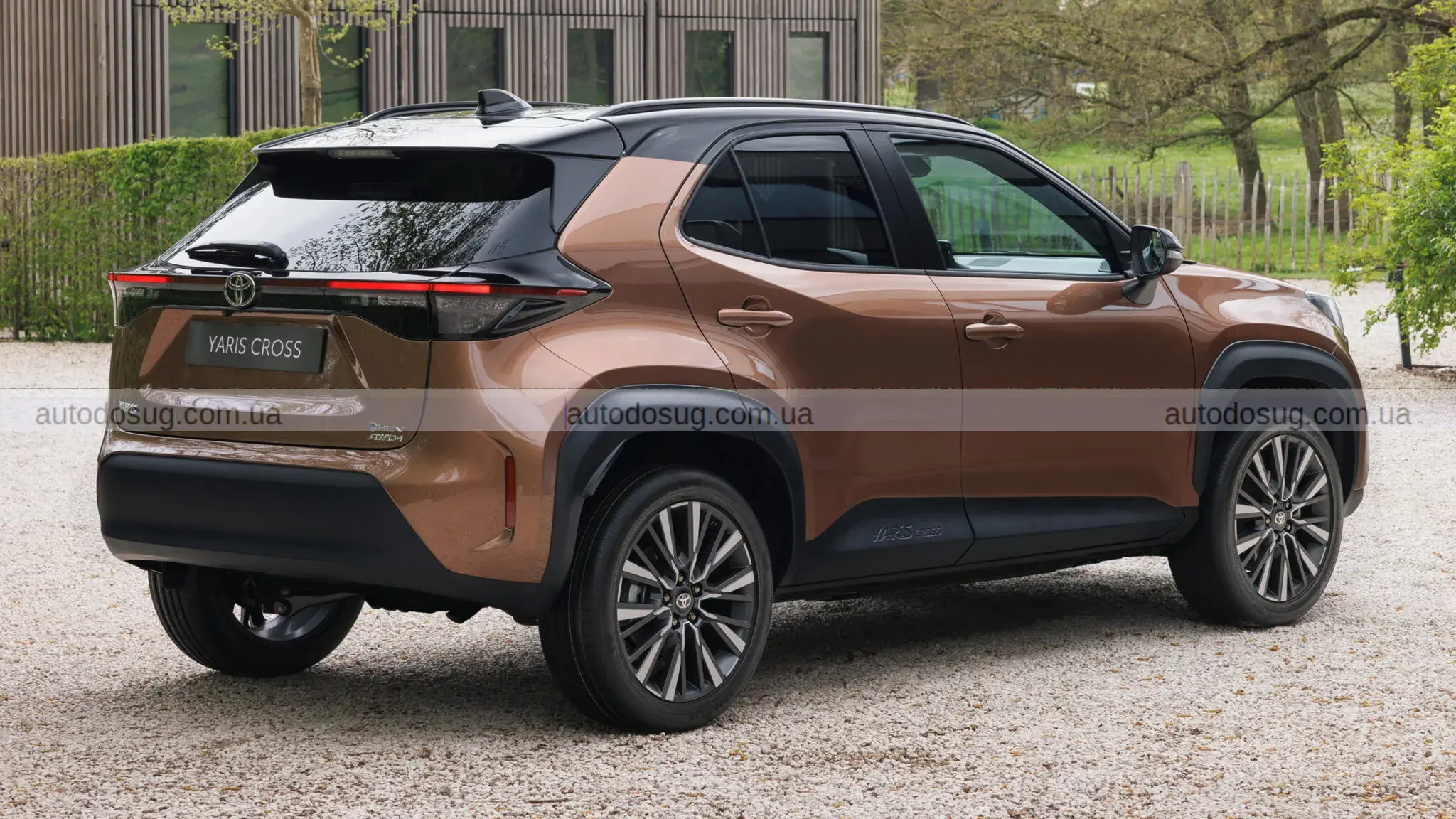 Toyota оновлює Yaris Cross і робить його ще ближчим до старших моделей