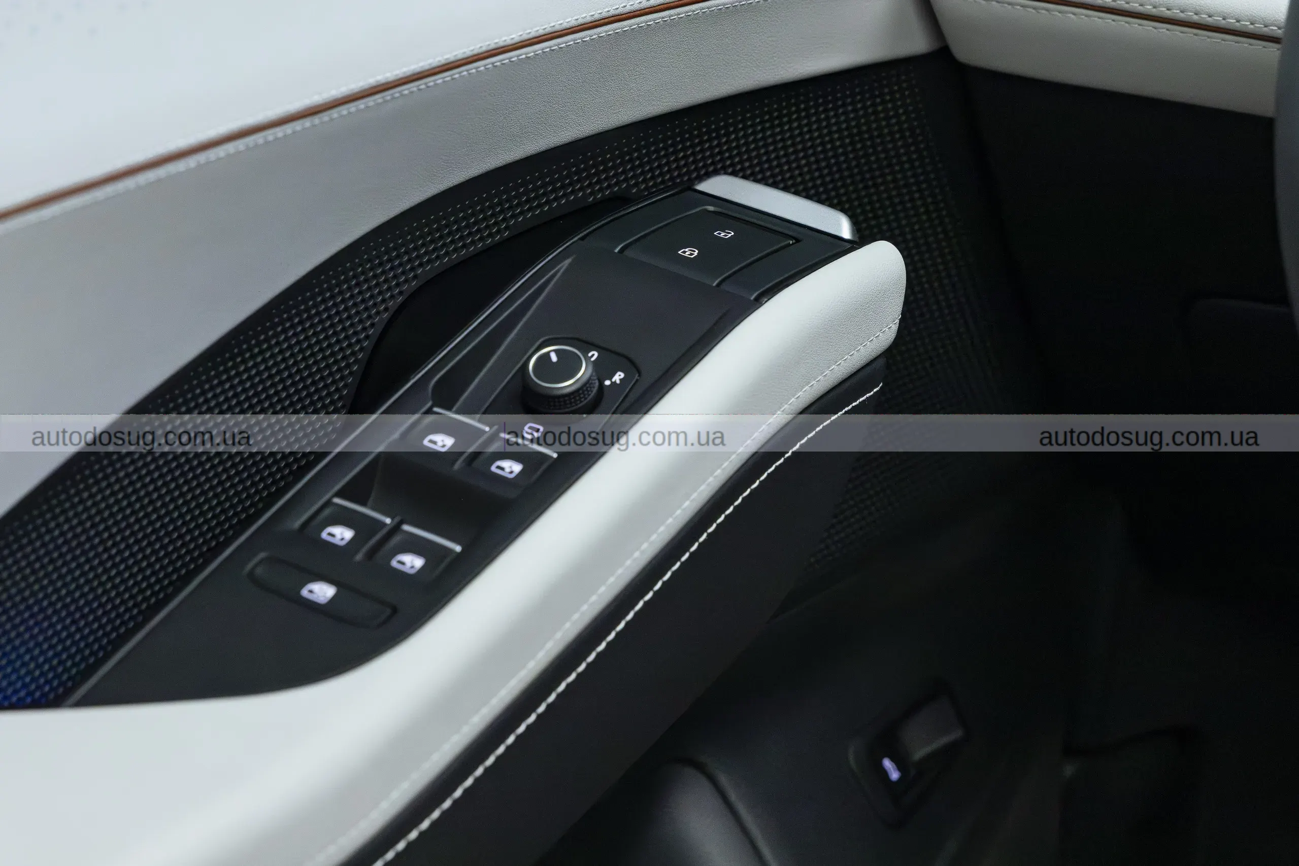 Volkswagen Atlas змінюється до невпізнаваності