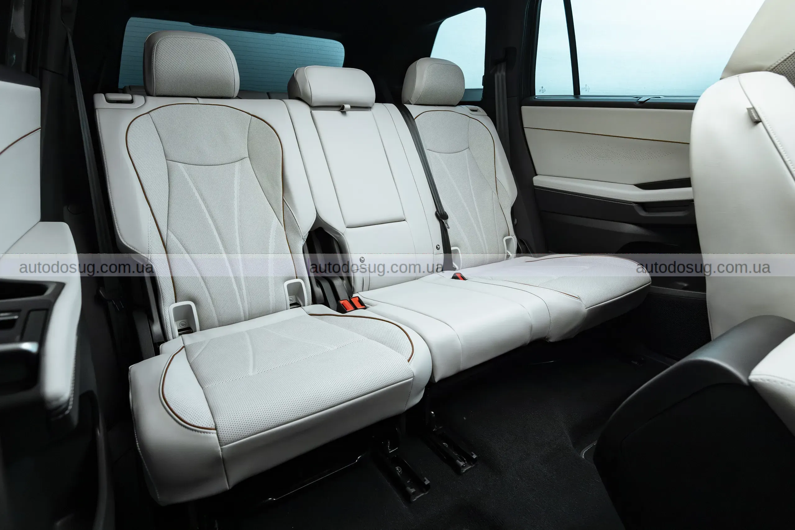 Volkswagen Atlas змінюється до невпізнаваності