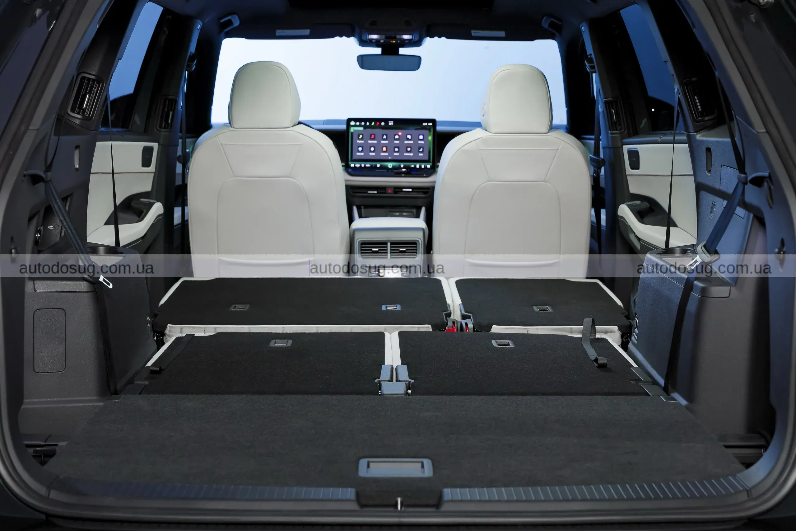 Volkswagen Atlas змінюється до невпізнаваності