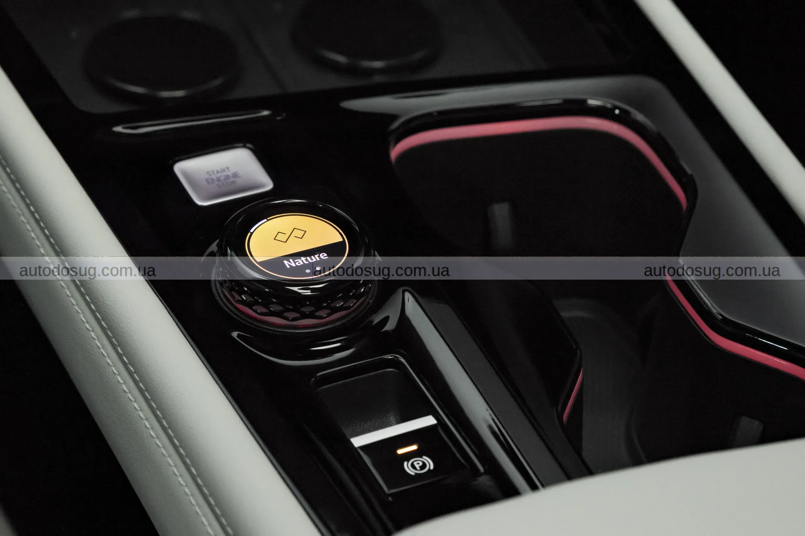 Volkswagen Atlas змінюється до невпізнаваності