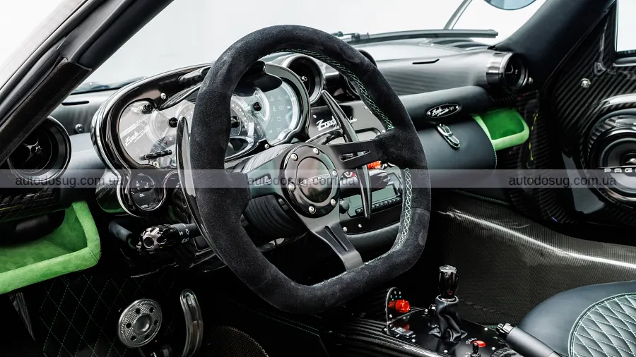 Алонсо поповнив гараж рідкісним Pagani Zonda