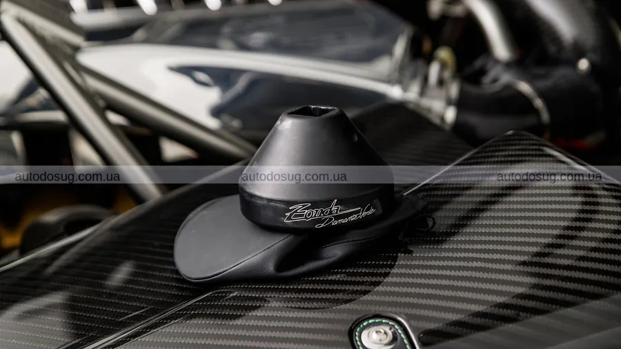 Алонсо поповнив гараж рідкісним Pagani Zonda
