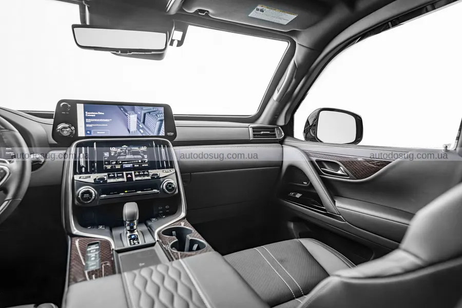 Броньований Lexus LX 700 витримує кулі й гранати