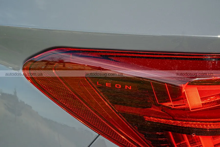 Cupra Leon Sportstourer вразив стилем і ходом