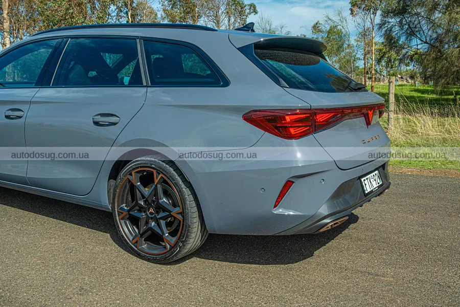 Cupra Leon Sportstourer вразив стилем і ходом