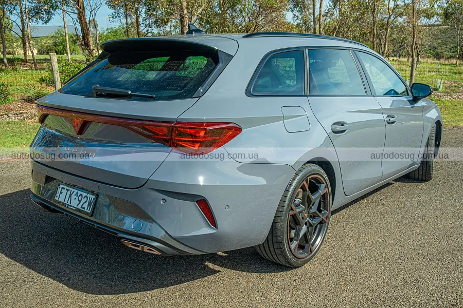 Cupra Leon Sportstourer вразив стилем і ходом