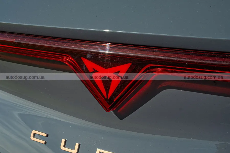 Cupra Leon Sportstourer вразив стилем і ходом