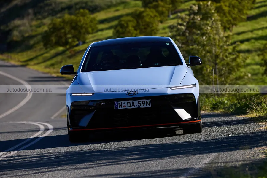 Hyundai Ioniq 6 N показав, що вміє на треку