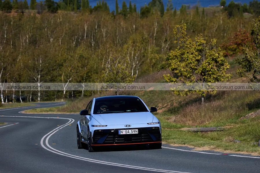 Hyundai Ioniq 6 N показав, що вміє на треку