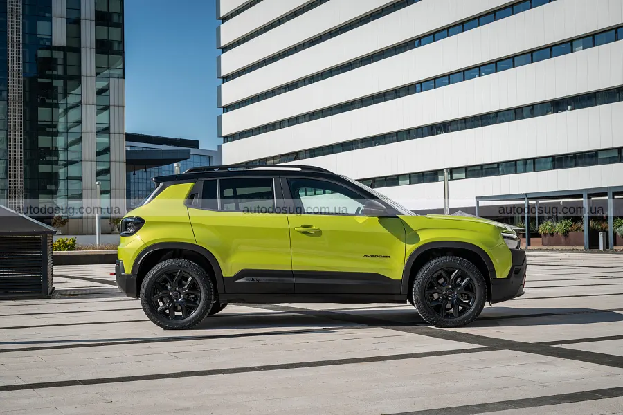 Jeep оновив Avenger і додав новий турбомотор
