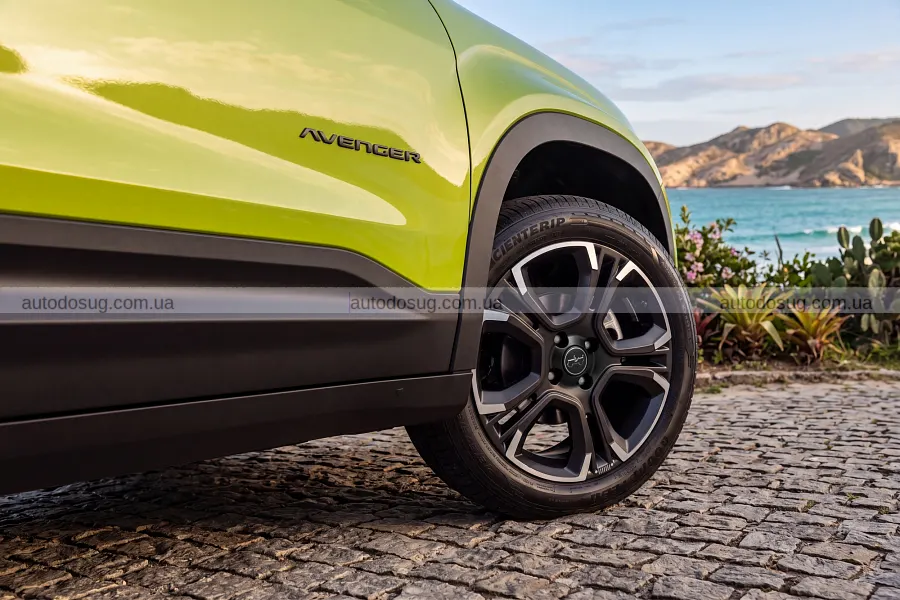 Jeep освіжив Avenger і наблизив його до Compass