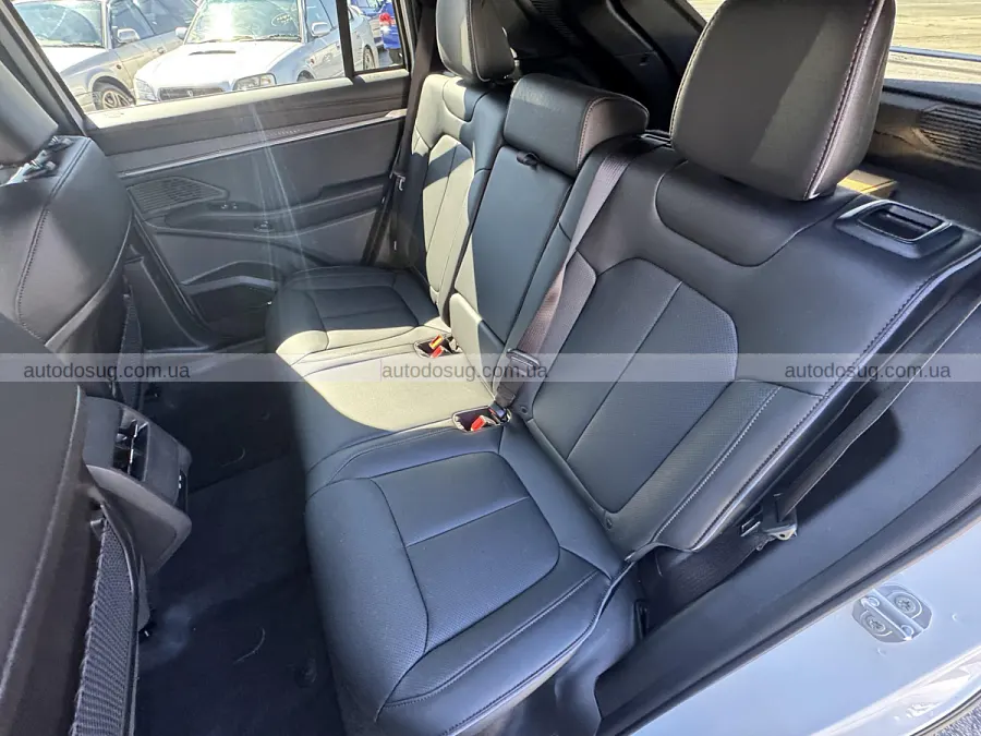 Jeep Wagoneer S обвалився в ціні після 91 милі