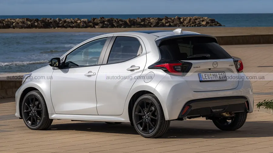 Mazda освіжила гібридну Mazda2 і прибрала звичну