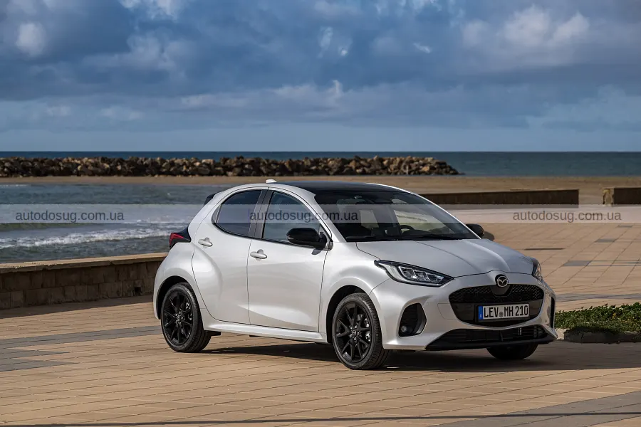 Mazda освіжила гібридну Mazda2 і прибрала звичну