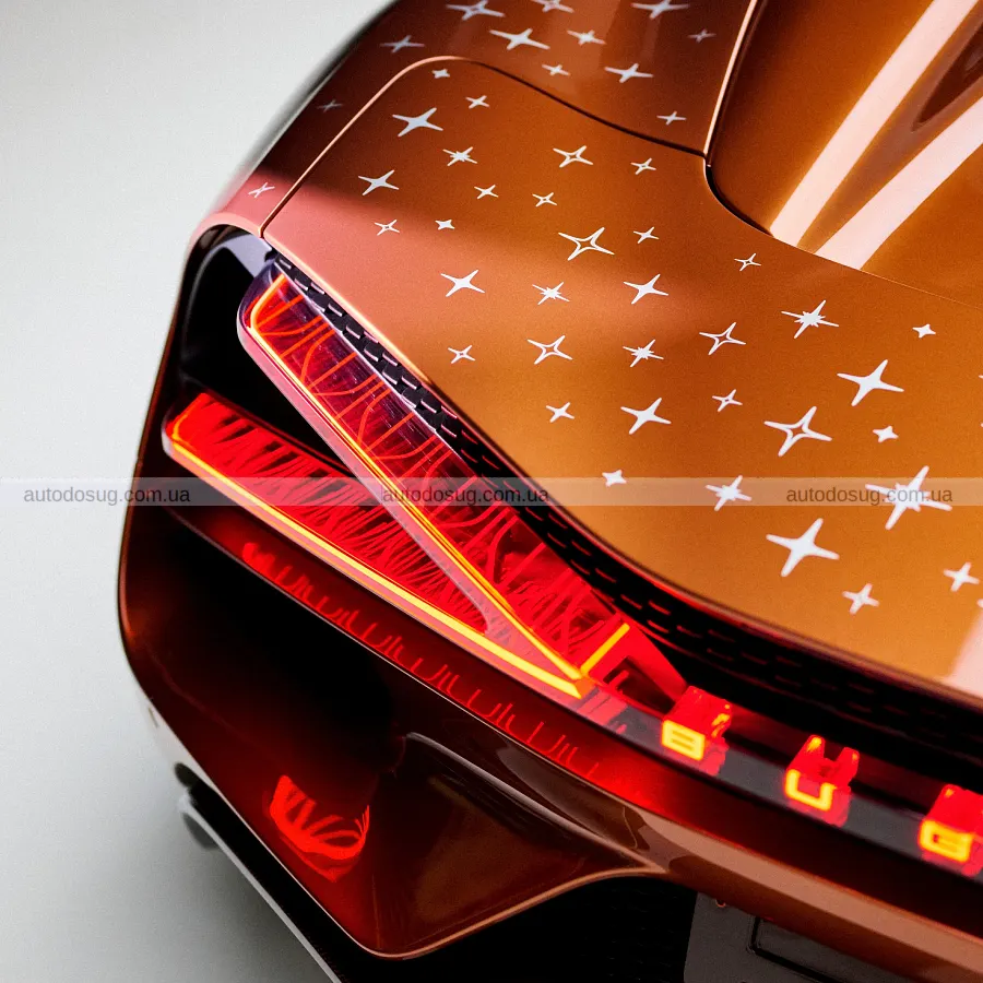 Мідний Bugatti Mistral здивував срібною трояндою