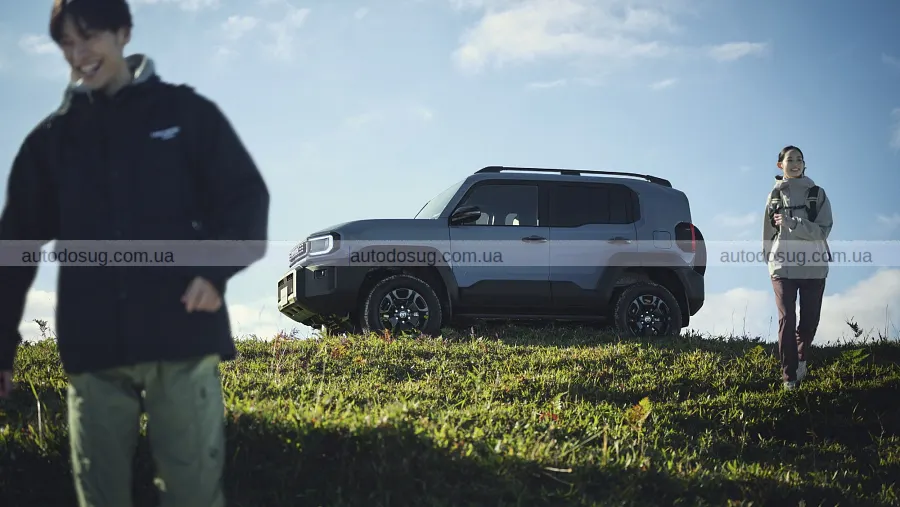 Новий Land Cruiser FJ зрівнявся в ціні з RAV4