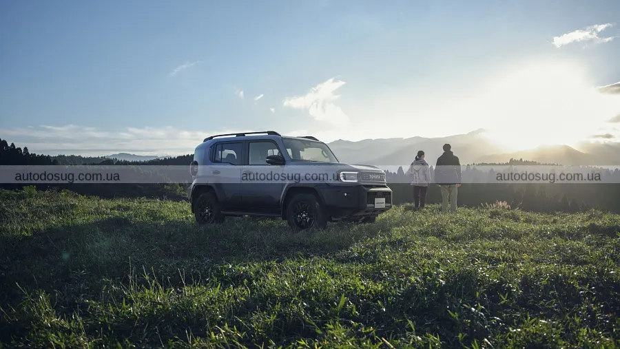 Новий Land Cruiser FJ зрівнявся в ціні з RAV4