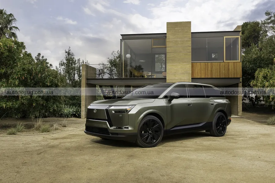 Новий Lexus TZ поєднав тишу салону і звук V10