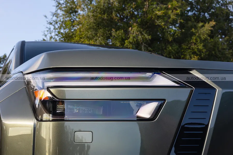Новий Lexus TZ поєднав тишу салону і звук V10
