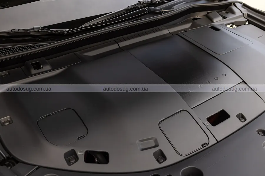 Новий Lexus TZ поєднав тишу салону і звук V10