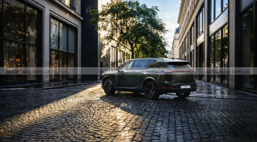 Новий Lexus TZ поєднав тишу салону і звук V10
