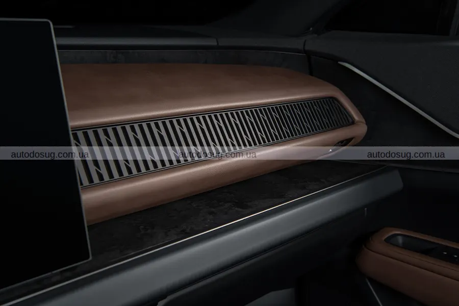 Новий Lexus TZ поєднав тишу салону і звук V10