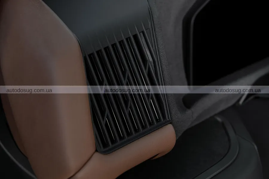 Новий Lexus TZ поєднав тишу салону і звук V10