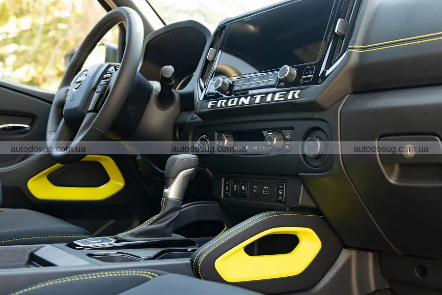Новий Nissan Frontier додав стилю без зайвого пафосу