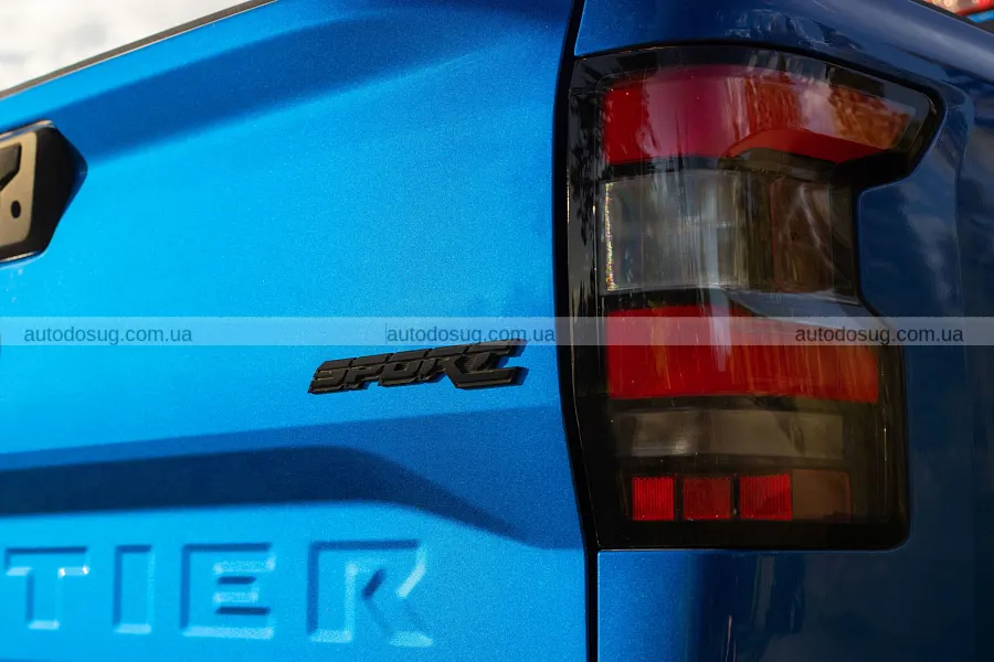 Новий Nissan Frontier додав стилю без зайвого пафосу