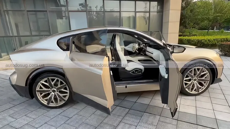 Седан Dreame здивував схожістю з Bugatti і Ferrari