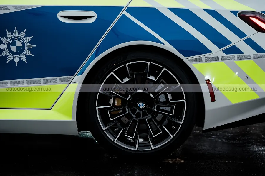 Броньовані BMW 7-Series і X5 показали в дії