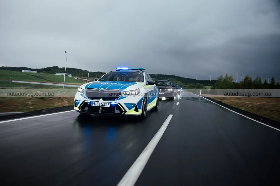 Броньовані BMW 7-Series і X5 показали в дії