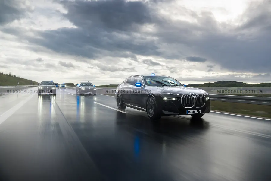 Броньовані BMW 7-Series і X5 показали в дії