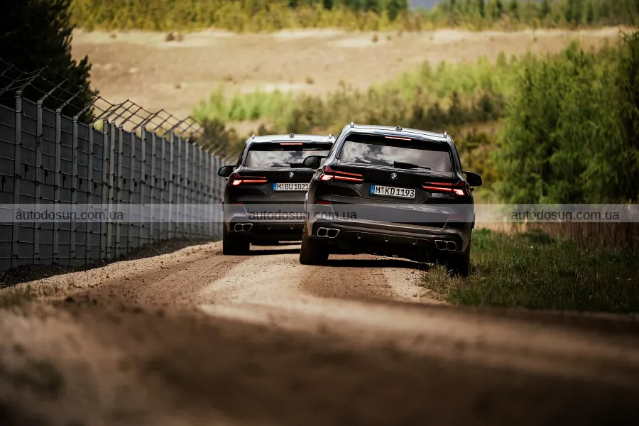 Броньовані BMW 7-Series і X5 показали в дії