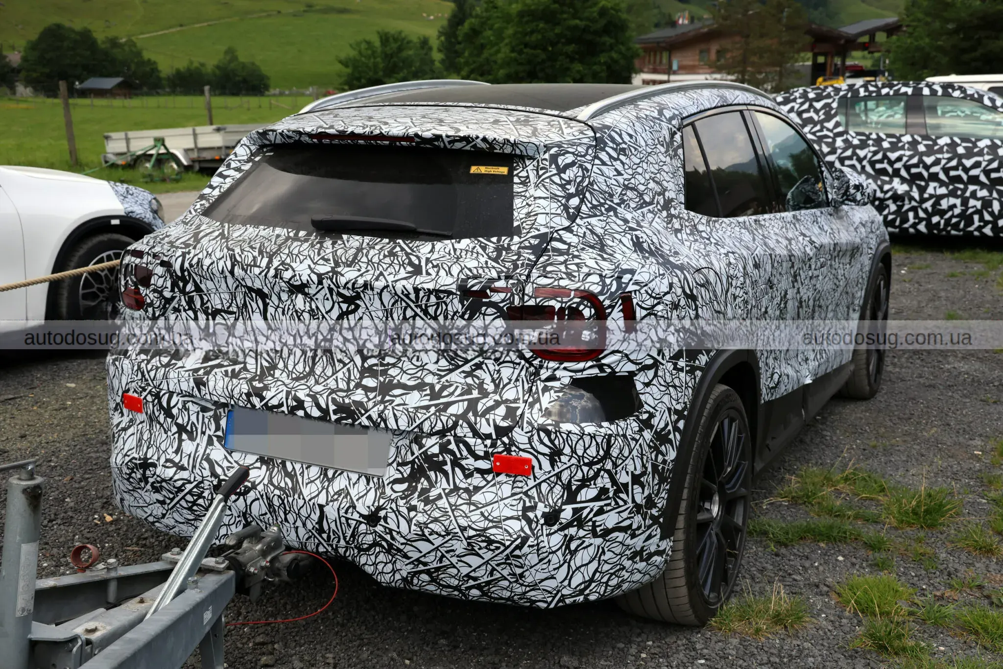 Електричний AMG GLA ховає понад 500 к.с.