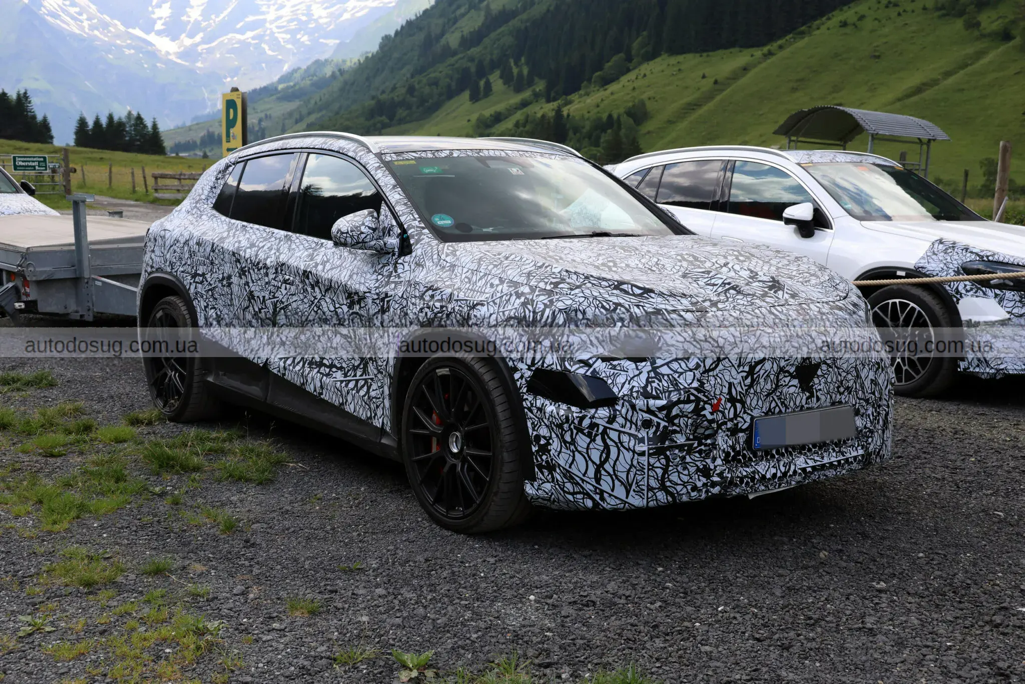 Електричний AMG GLA ховає понад 500 к.с.