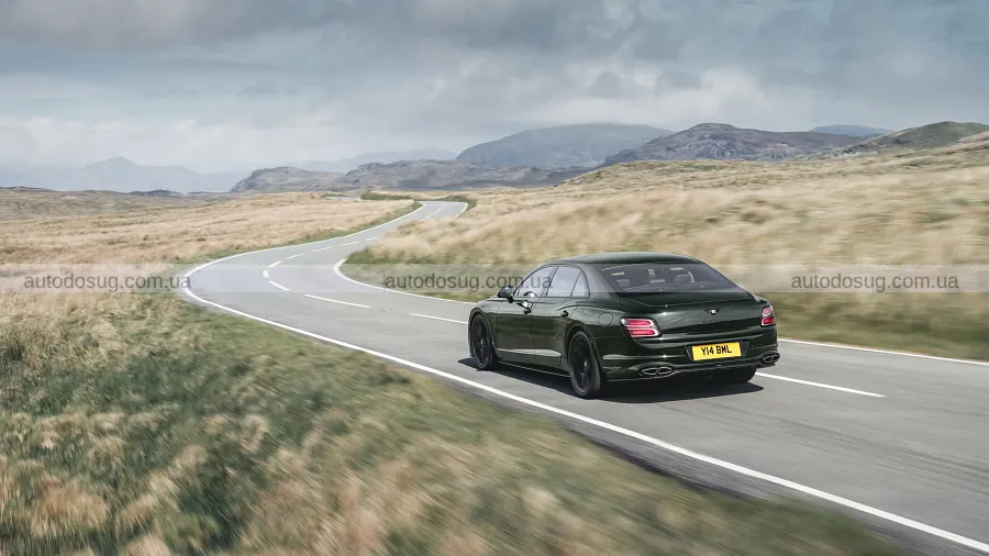 Flying Spur змінив обличчя і порвав з традицією