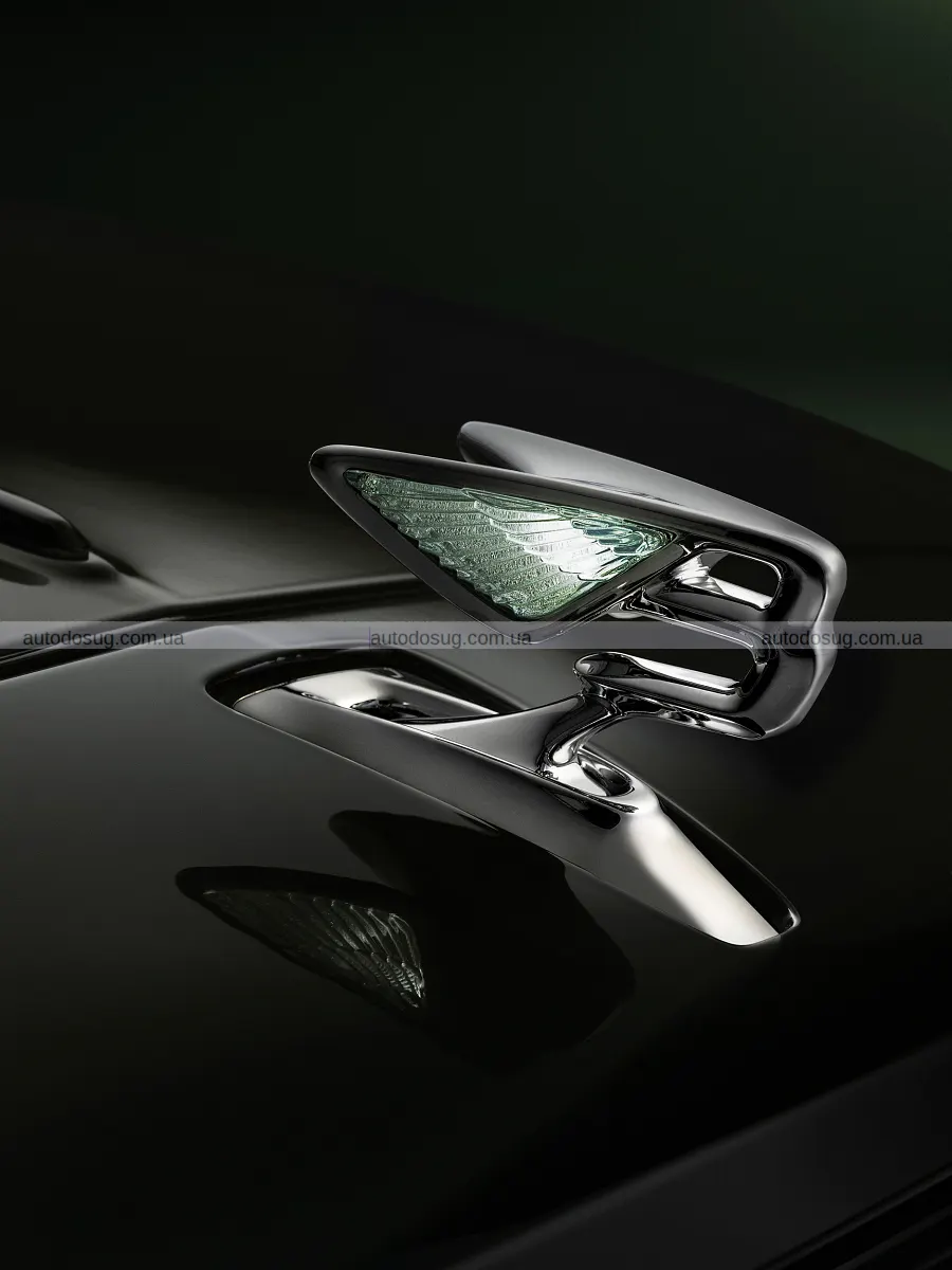 Flying Spur змінив обличчя і порвав з традицією