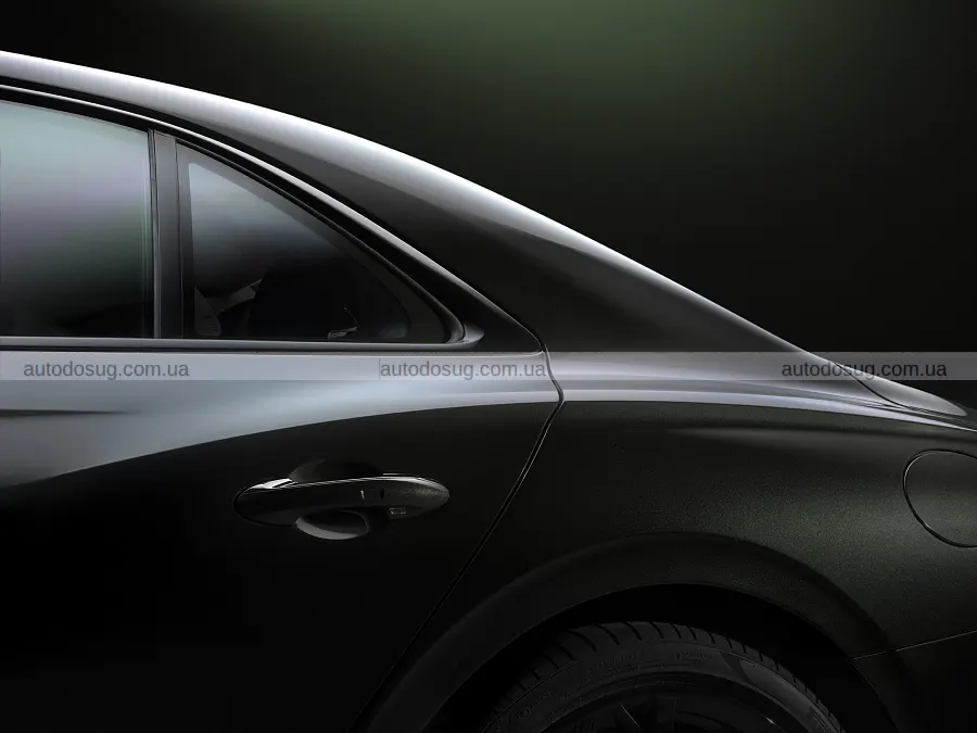 Flying Spur змінив обличчя і порвав з традицією