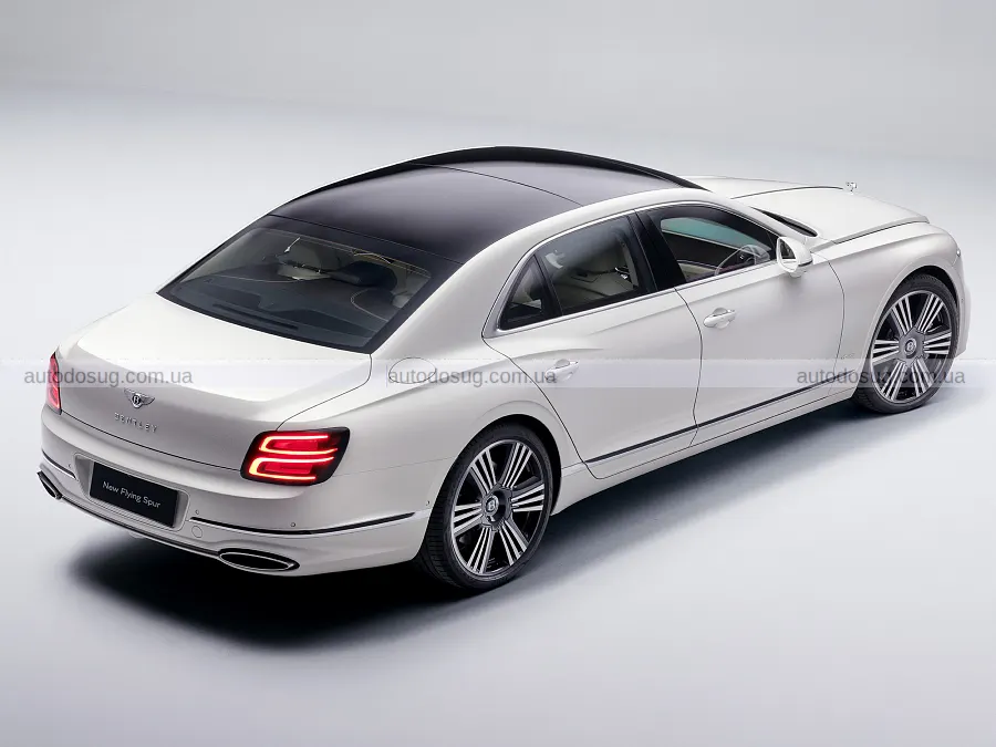 Flying Spur змінив обличчя і порвав з традицією